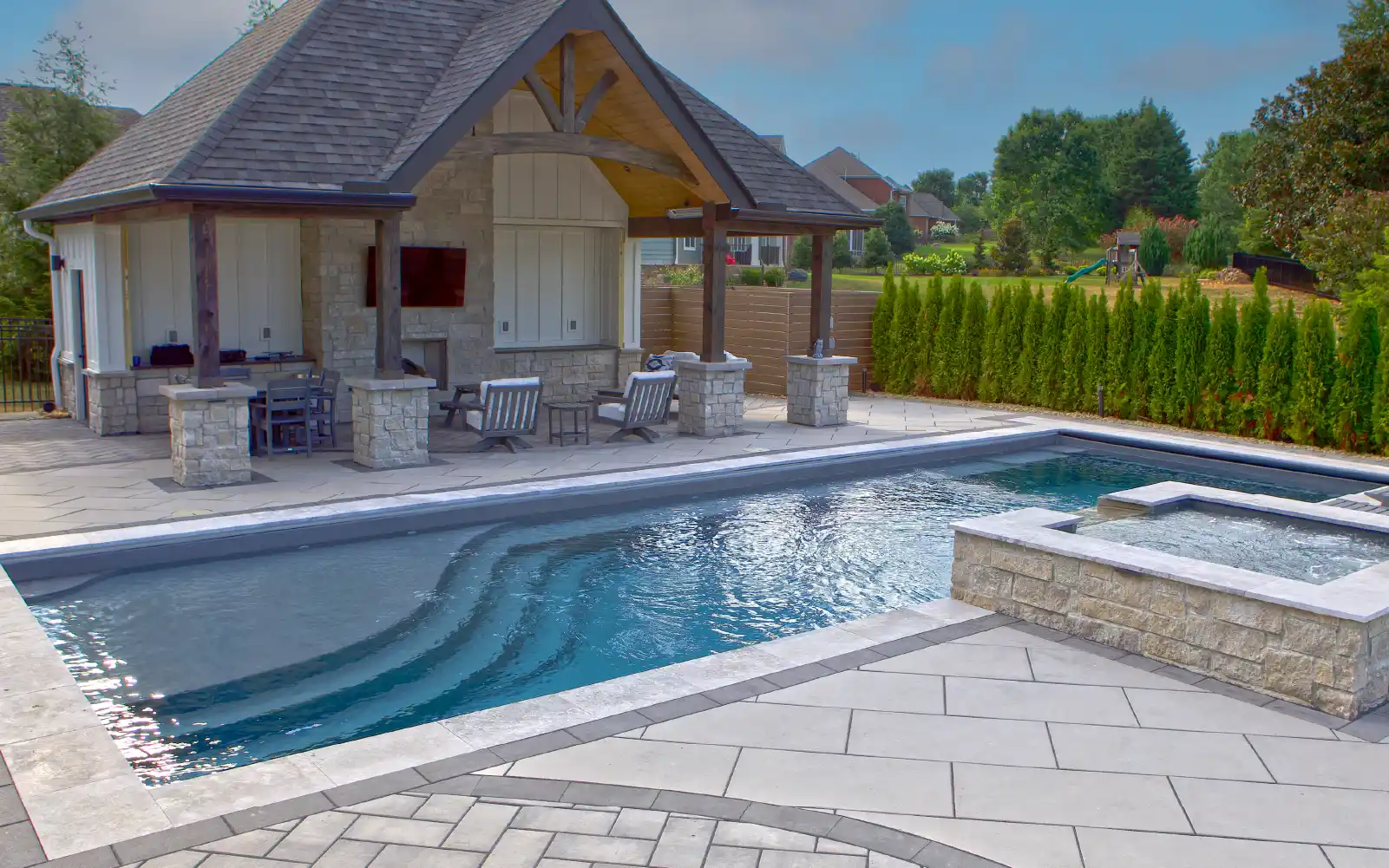 Leisure Pools Windsor-Essex: Windsor and Essex County’s Premier Fiberglass Pool Builder